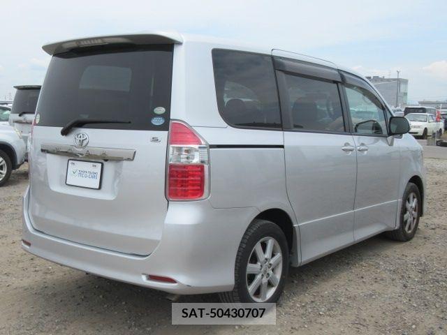 Toyota NOAH 2009-11 327135-3