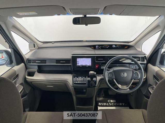 Honda STEP WGN 2016-11 330102-1