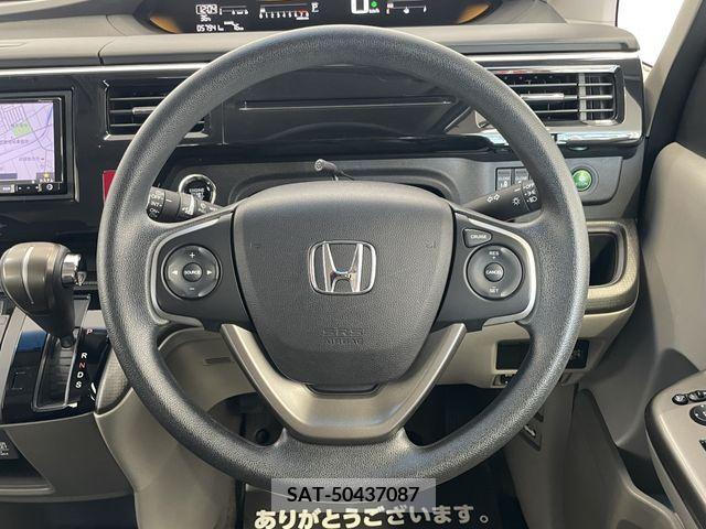 Honda STEP WGN 2016-11 330102-5