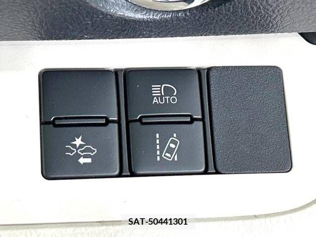Toyota SIENTA 2017-03 224276-4