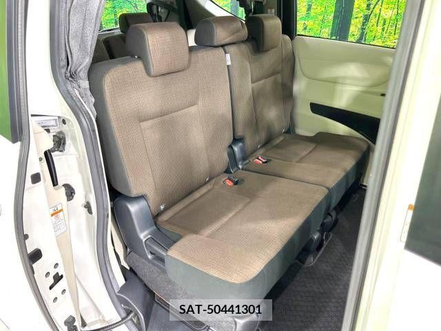 Toyota SIENTA 2017-03 224276-8