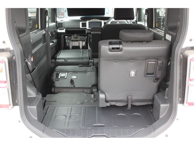 Daihatsu WAKE 2018-03 3500-10