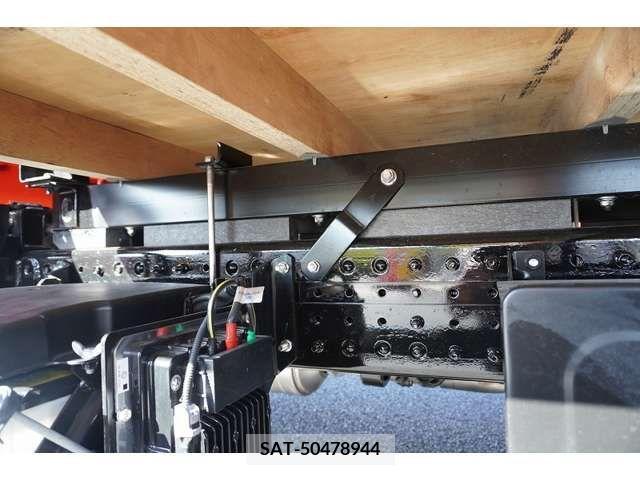 Mitsubishi CANTER 2023-09 204768-10