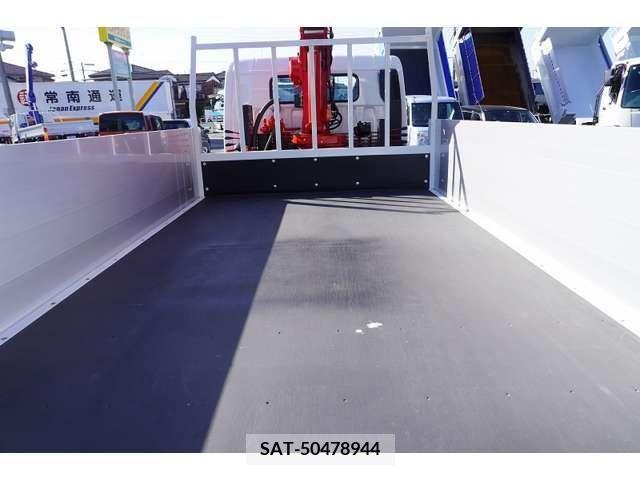 Mitsubishi CANTER 2023-09 204768-13