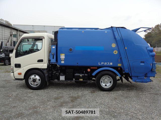 Hino DUTRO 2011-11 301195-5