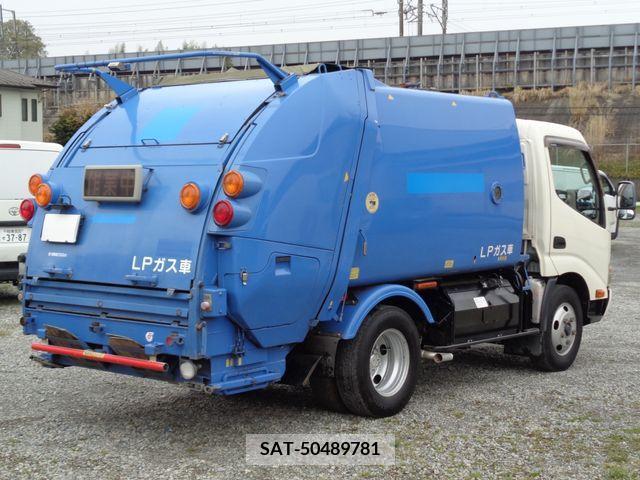 Hino DUTRO 2011-11 301195-1