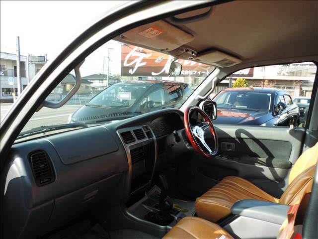 Toyota HILUX SURF 1998-06 235-18