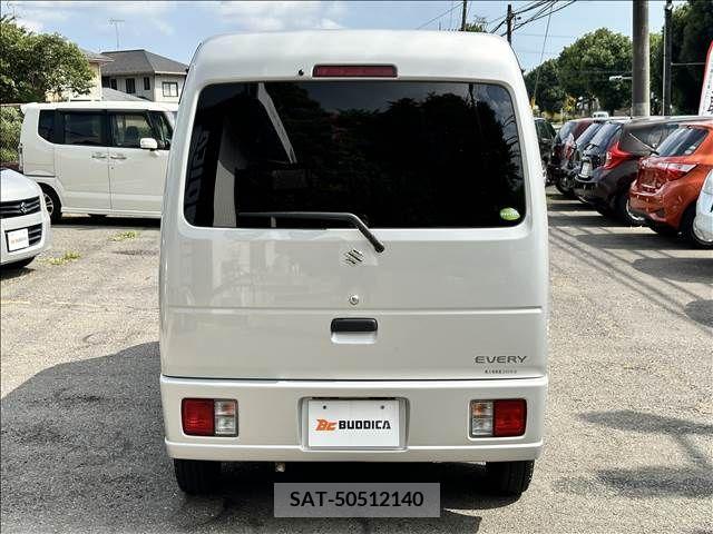 Suzuki EVERY 2011-04 359979-22