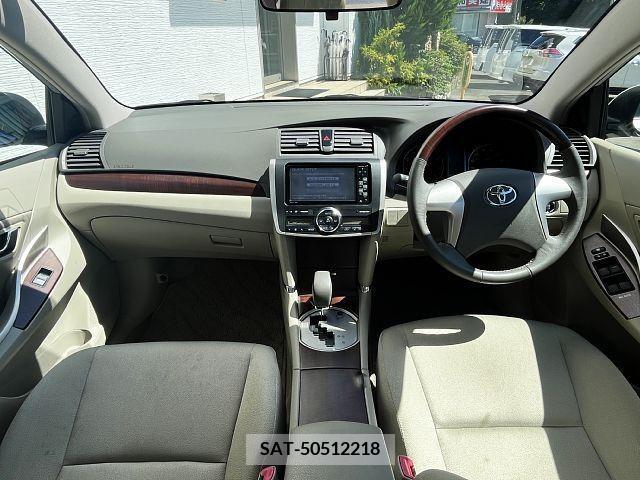 Toyota PREMIO 2011-10 352092-1