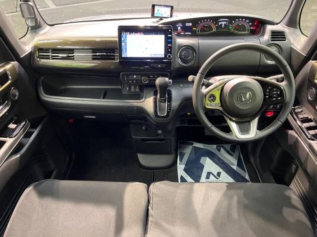 Honda N BOX CUSTOM 2020-05 187449-1