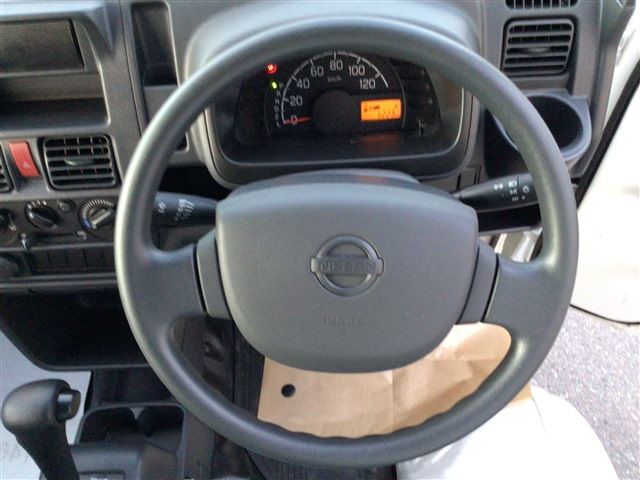 Nissan CLIPPER 2020-12 15252-11