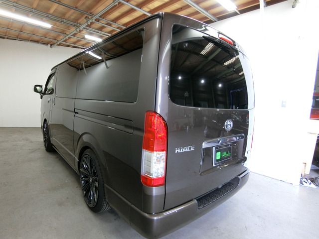 Toyota HIACE VAN 2019-03 196554-12
