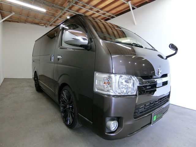 Toyota HIACE VAN 2019-03 196554-11