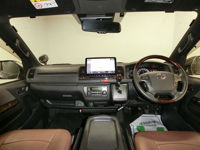 Toyota HIACE VAN 2019-03 196554-2