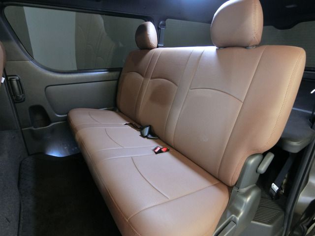 Toyota HIACE VAN 2019-03 196554-7