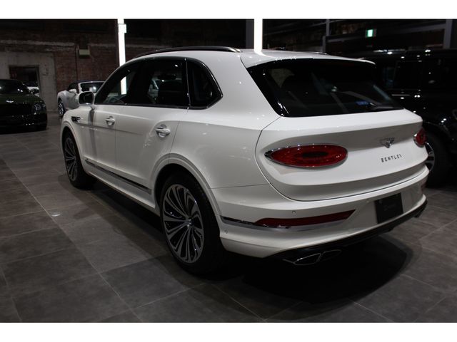 Bentley BENTAYGA 2021-06 3766-2