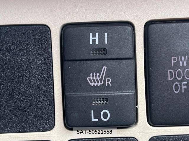 Toyota SPADE 2014-03 368730-4