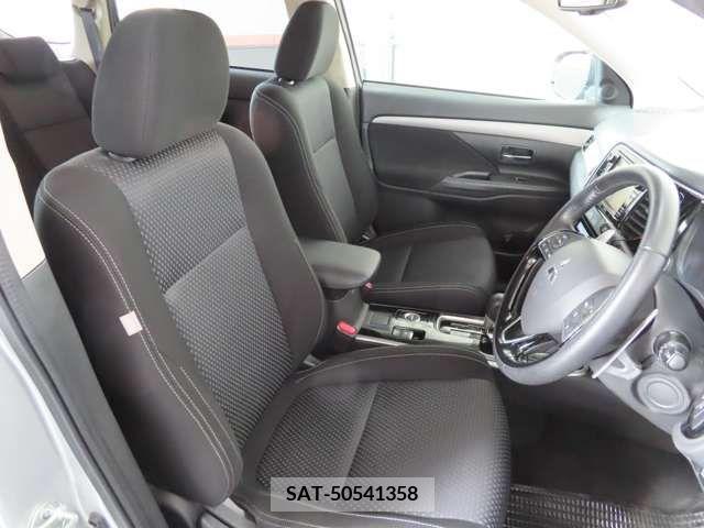 Mitsubishi OUTLANDER 2018-02 303333-3