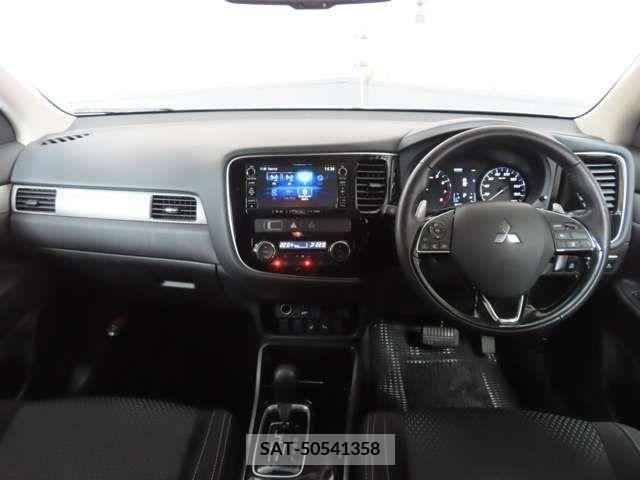 Mitsubishi OUTLANDER 2018-02 303333-2