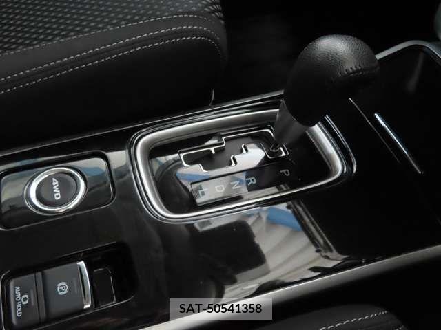 Mitsubishi OUTLANDER 2018-02 303333-14