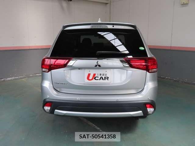 Mitsubishi OUTLANDER 2018-02 303333-6