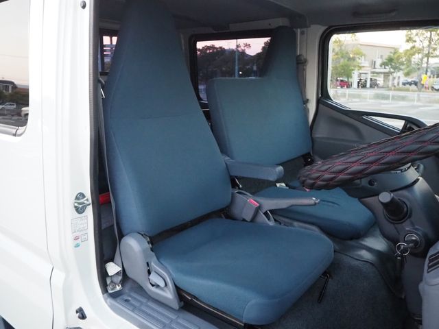 Mitsubishi CANTER 2015-08 19502-16