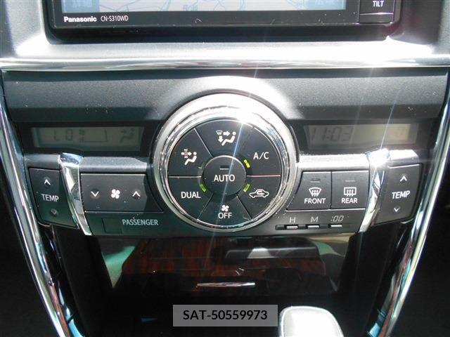 Toyota MARK X 2012-02 238986-13