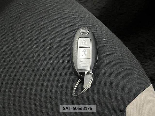 Nissan NOTE 2017-05 305373-5