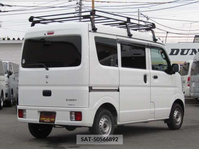 Suzuki EVERY 2022-05 297421-4