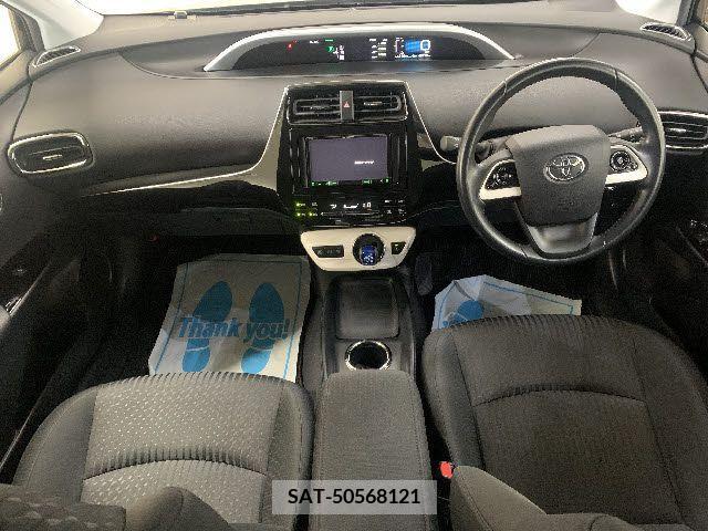 Toyota PRIUS 2016-09 384493-1