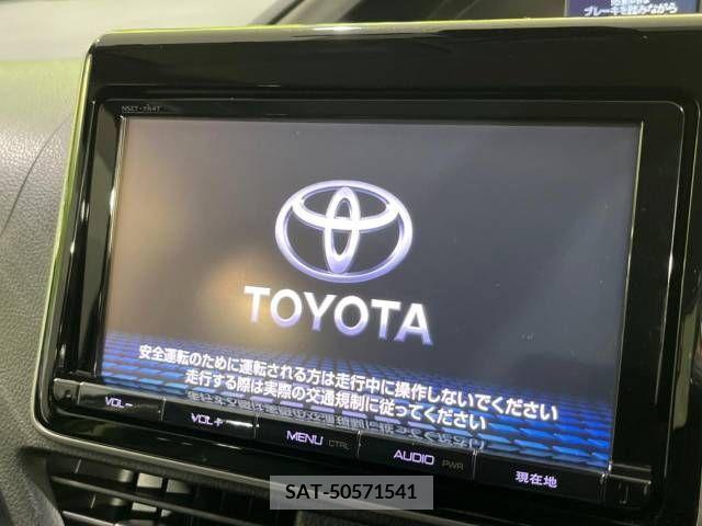 Toyota VOXY 2016-06 338340-3