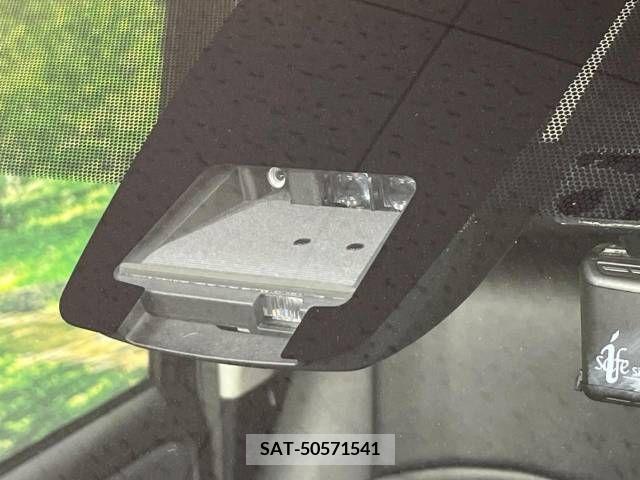 Toyota VOXY 2016-06 338340-2
