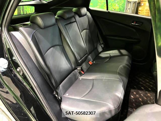 Toyota PRIUS 2017-06 331215-12
