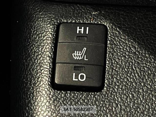 Toyota PRIUS 2017-06 331215-7