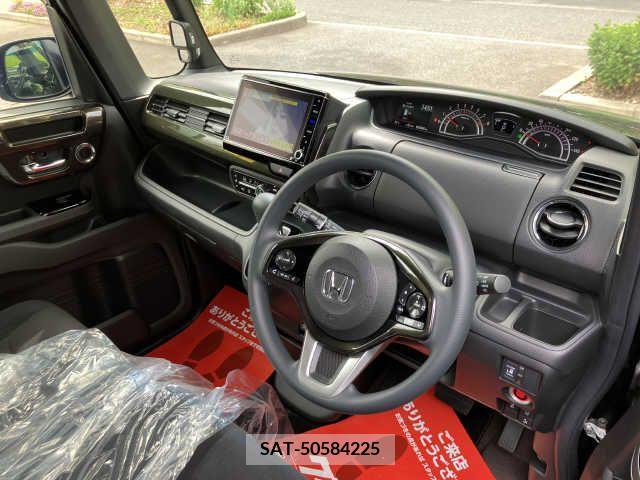 Honda N BOX CUSTOM 2019-10 279260-1