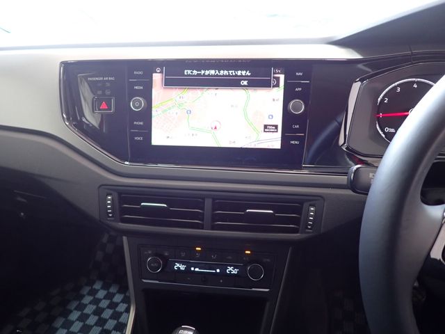 VolksWagen POLO 2018-12 184710-19