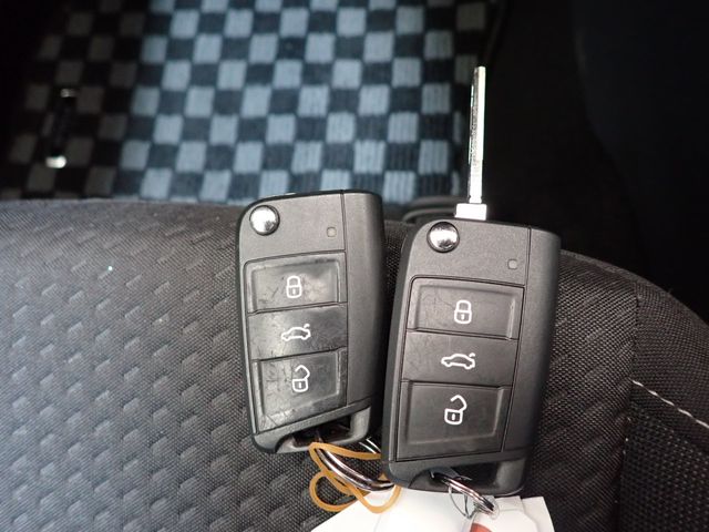 VolksWagen POLO 2018-12 184710-28