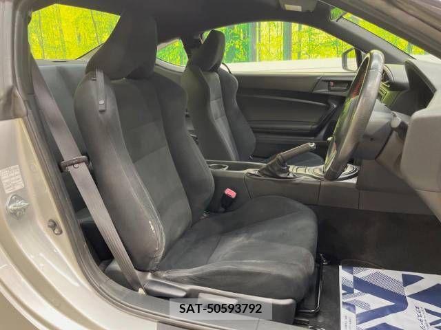 Toyota 86 2014-03 338028-9