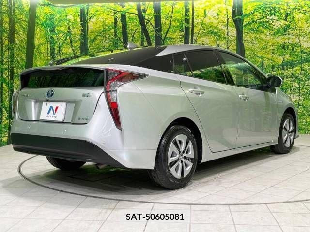 Toyota PRIUS 2017-02 322654-17