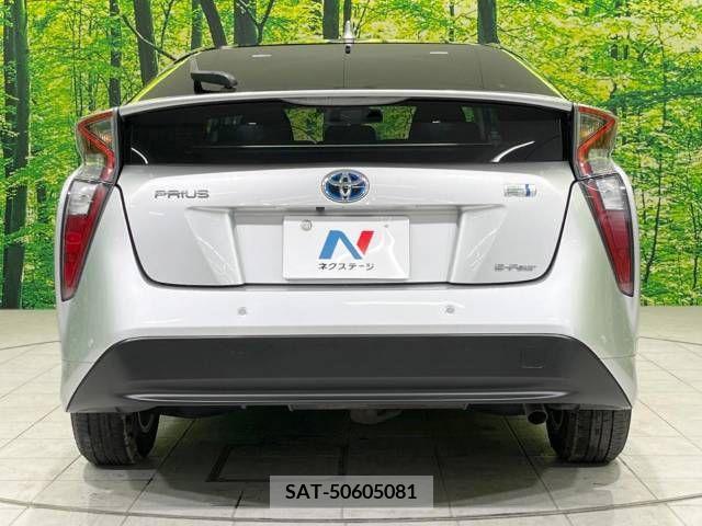 Toyota PRIUS 2017-02 322654-15