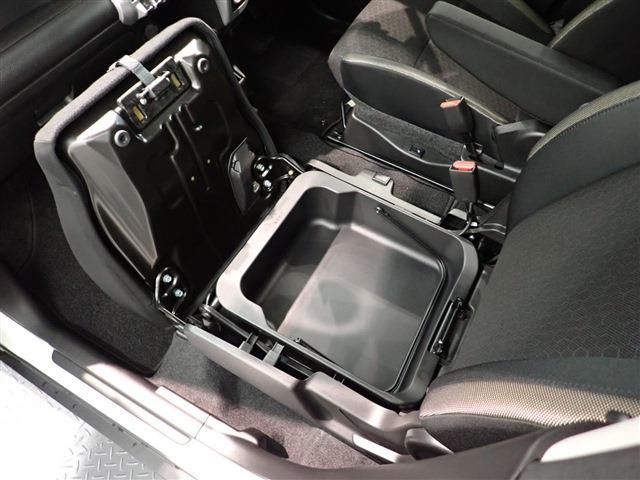 Suzuki X BEE 2021-12 190148-23