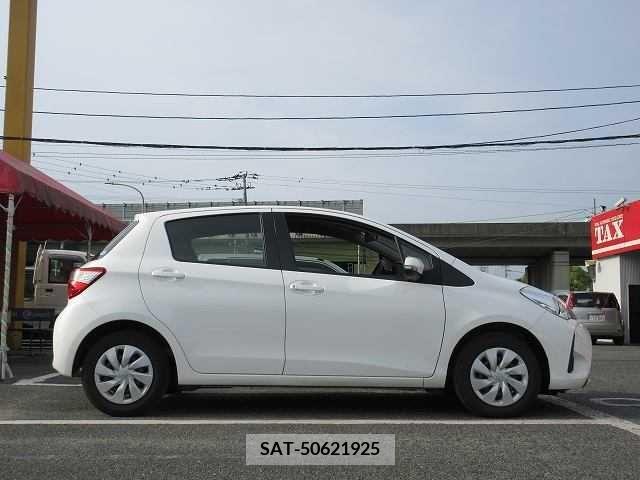 Toyota VITZ 2018-03 378898-14