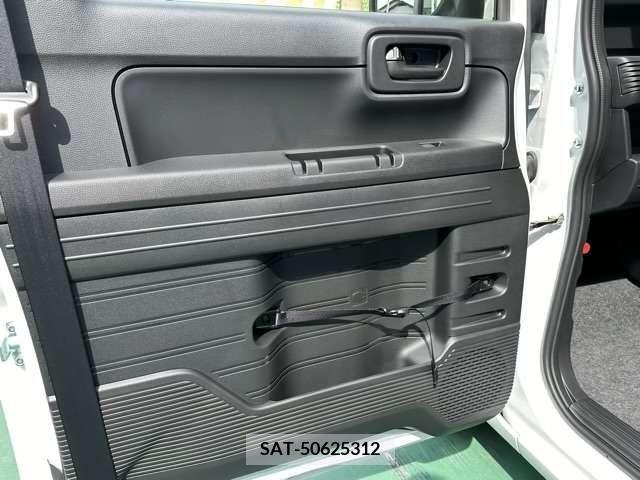 Honda N-VAN 2023-09 280627-4
