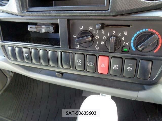 Hino DUTRO 2018-03 296720-6