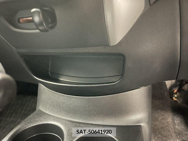 Nissan NOTE 2013-01 240095-25