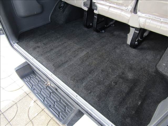 Nissan CARAVAN WAGON 2023-11 28573-27