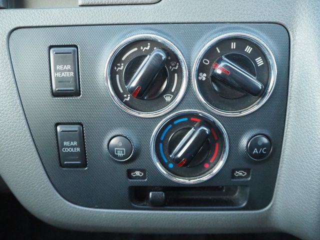 Nissan NV350 Caravan 2013-02 185423-15