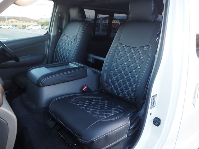 Nissan NV350 Caravan 2013-02 185423-20