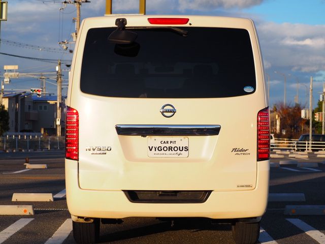 Nissan NV350 Caravan 2013-02 185423-11