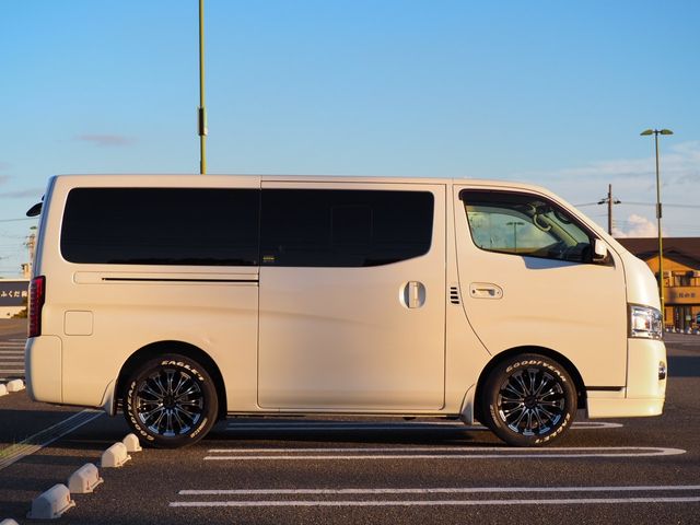 Nissan NV350 Caravan 2013-02 185423-5
